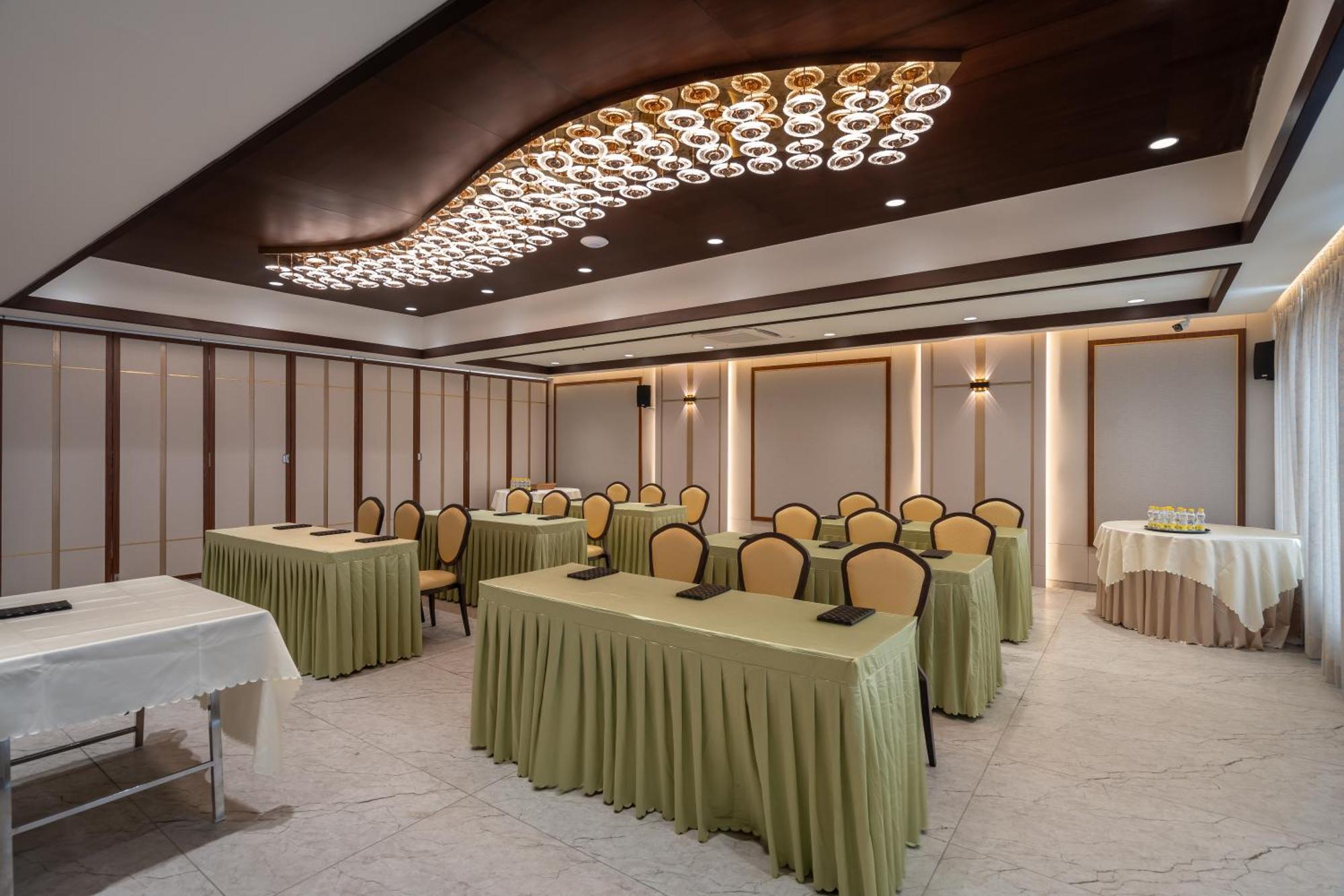 Copper Leaf Hotels, 티루넬벨리 외부 사진